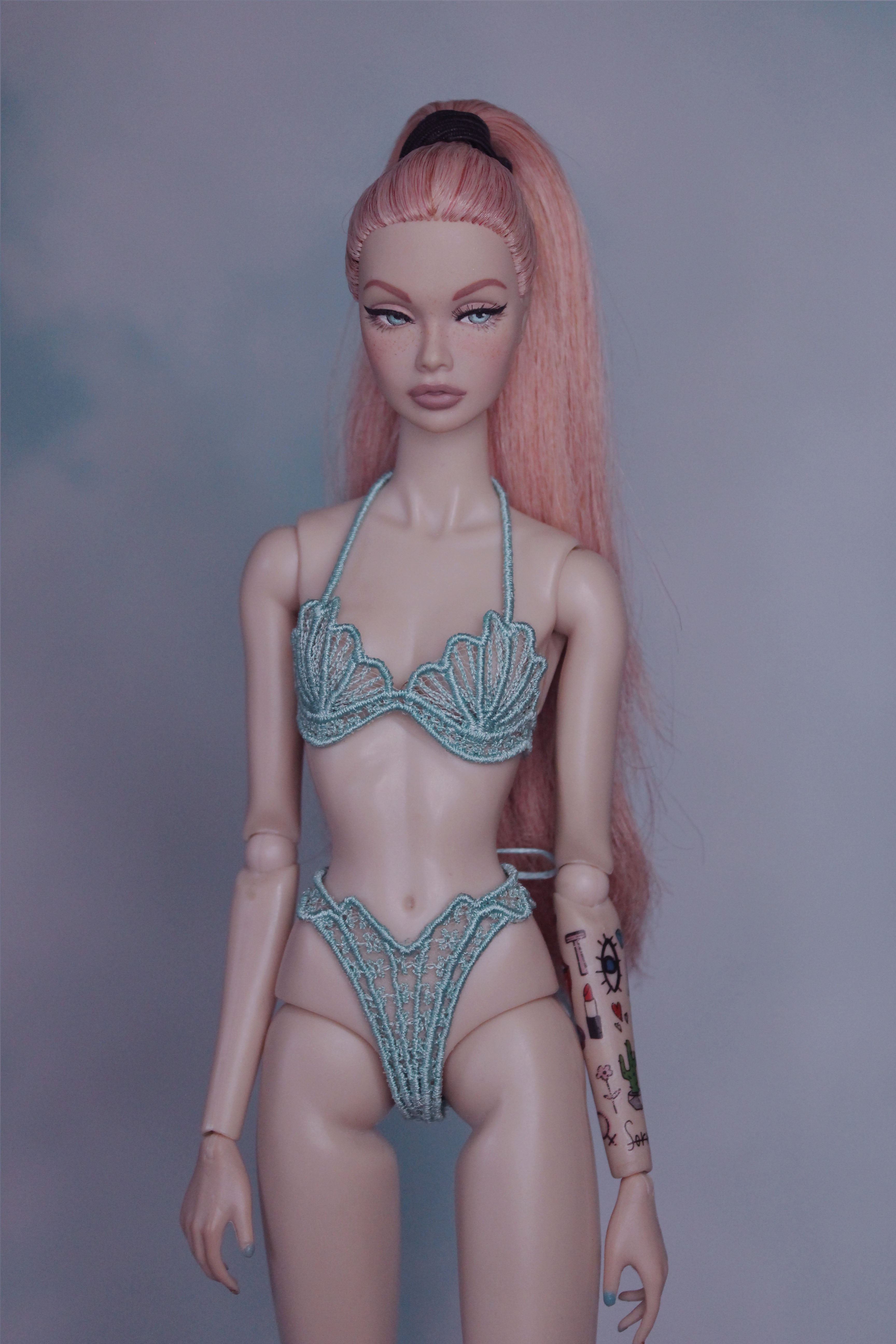 Integrity Toys/ Janchor dolls/ Barbie/ 1/6 dolls BIKINI- The Shell